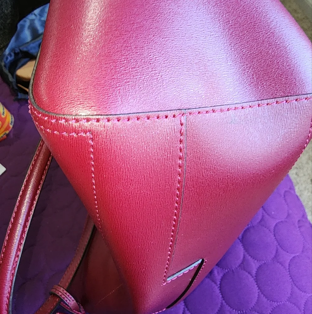 Like New Tory Burch Parker Large Top Zip Tote (11.55